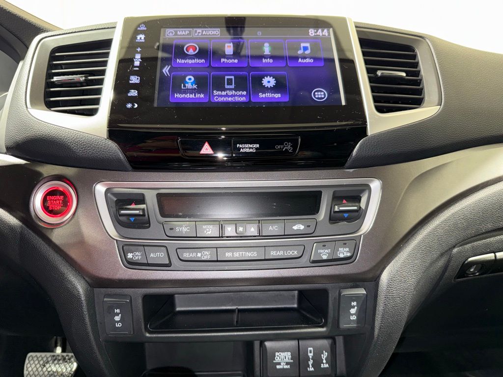 Thumbnail: 2017 Honda Pilot - 29