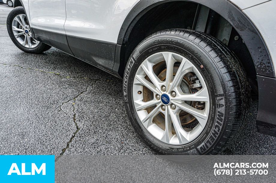 Used 2019 White Ford S image 16