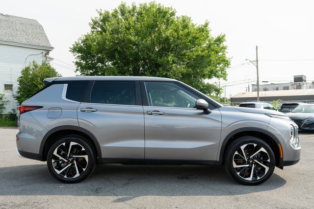 2023 Mitsubishi Outlander SE Gray at Subaru and VW of Moon Township