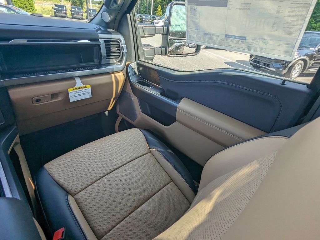 2025 Ford F-250 Super Duty Lariat