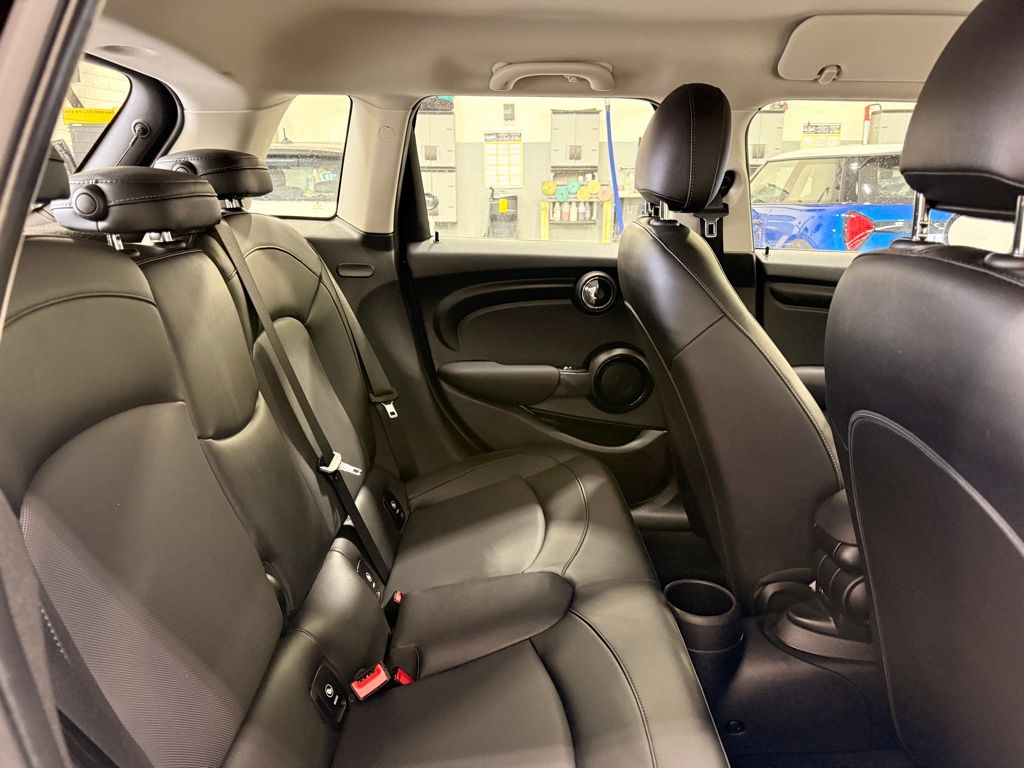 Thumbnail: 2022 MINI Cooper - 27