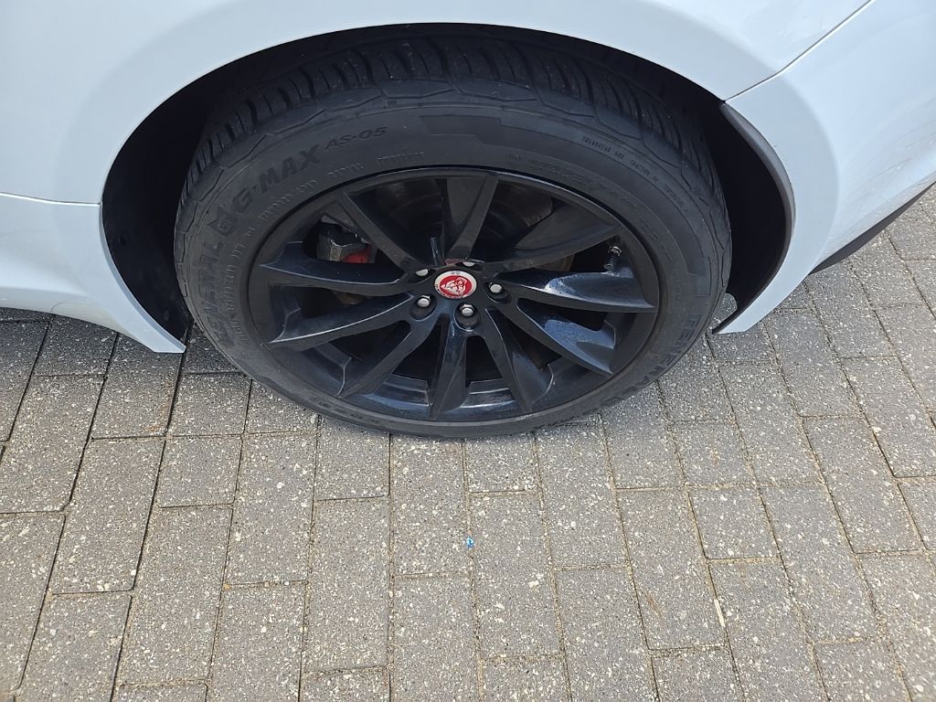 Used 2019 White Jaguar P340 image 9