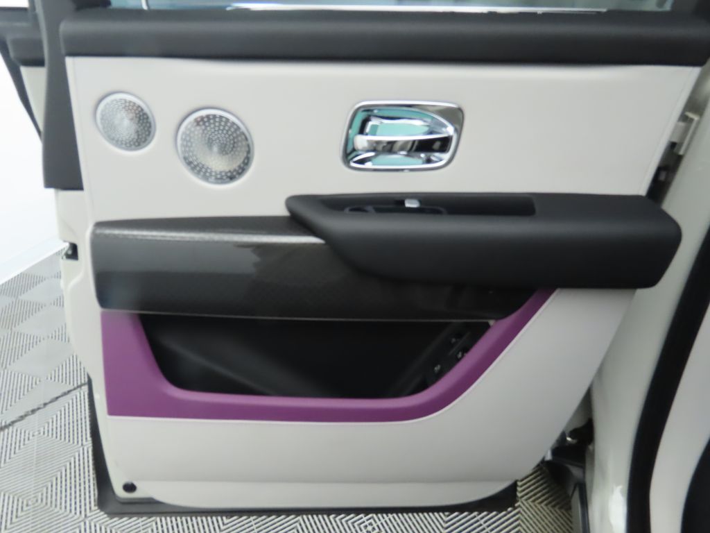 Thumbnail: 2023 Rolls-Royce Cullinan - 27