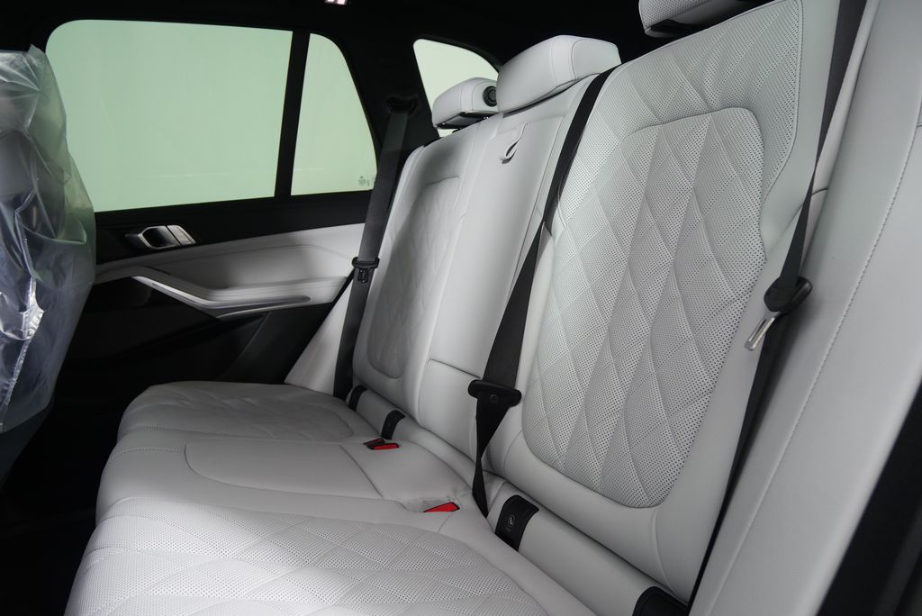 Thumbnail: 2026 BMW X5 - 13