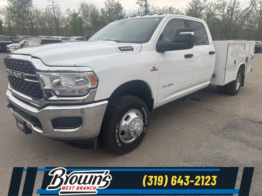 Bright White Clearcoat 2024 RAM 3500 Chassis SLT Crew Cab LB DRW 4WD Pickup Truck Four-Wheel Drive 6-Speed Automatic