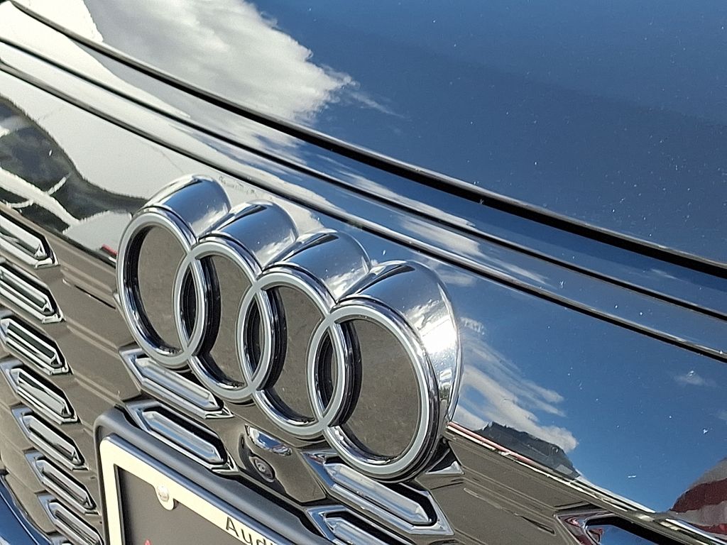 Thumbnail: 2025 Audi SQ6 e-tron - 30