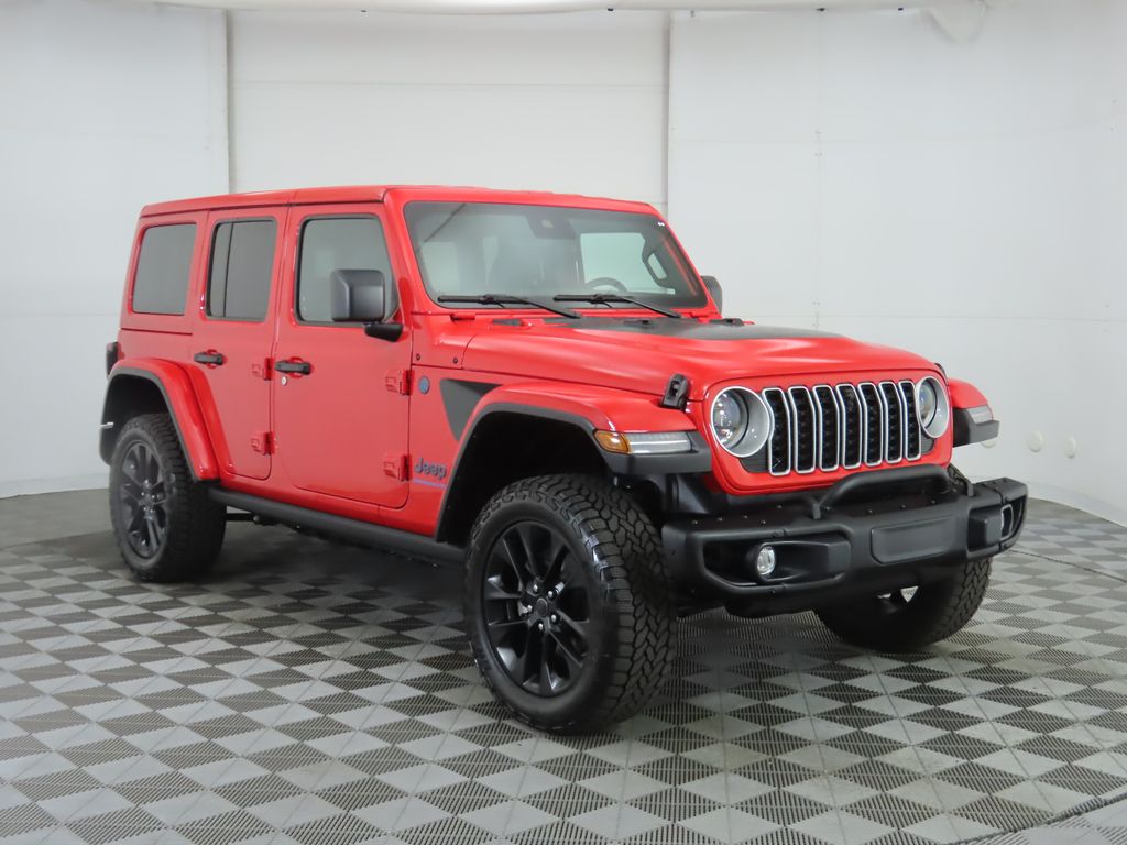 2025 Jeep Wrangler Sahara 4xe 9