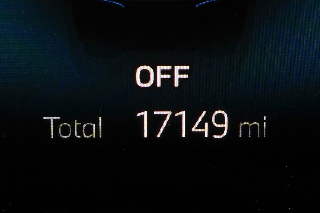 Thumbnail: 2023 BMW i4 - 32