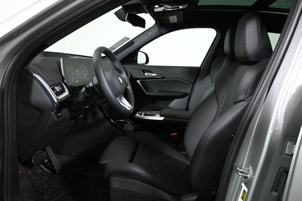 Thumbnail: 2026 BMW X1 - 3