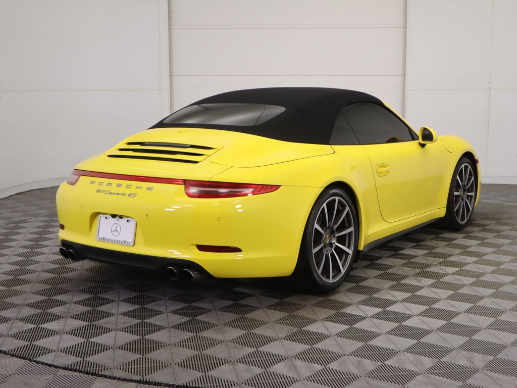Thumbnail: 2016 Porsche 911 - 13