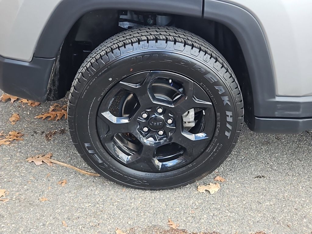 2023 Jeep Compass Trailhawk photo