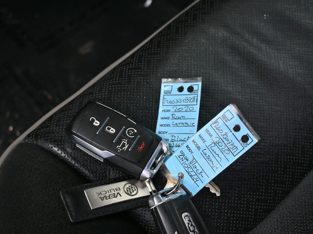 Used 2020 Diamond Black Crystal Pearlcoat Ram Laramie image 18