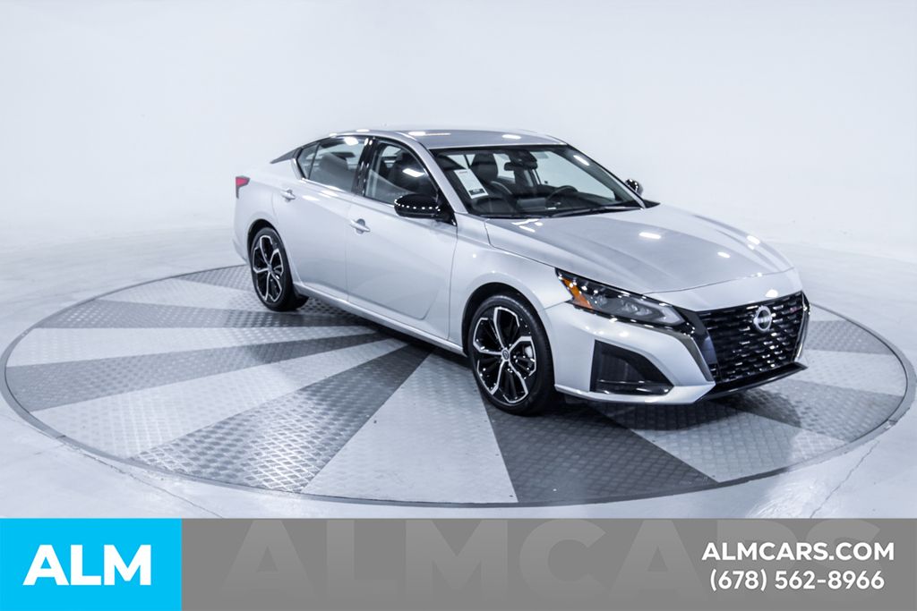 Used 2025 Silver Nissan 2.5 SR image 14