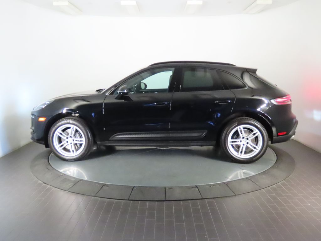 Thumbnail: 2026 Porsche Macan - 2