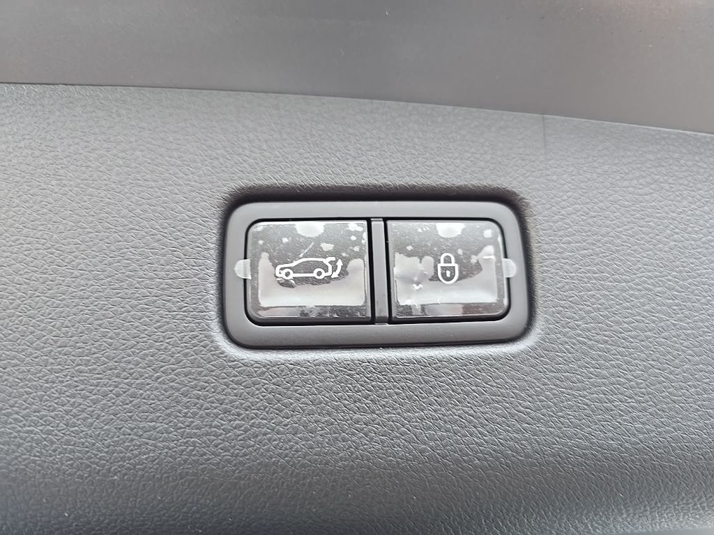 Thumbnail: 2026 Genesis GV70 - 32