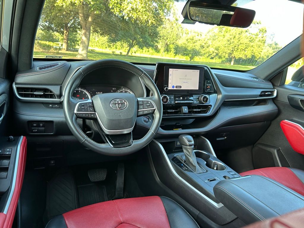 Thumbnail: 2023 Toyota Highlander - 10