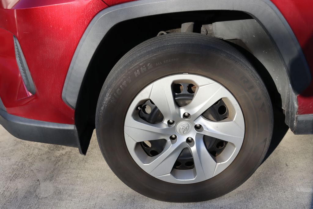 Thumbnail: 2019 Toyota RAV4 - 4