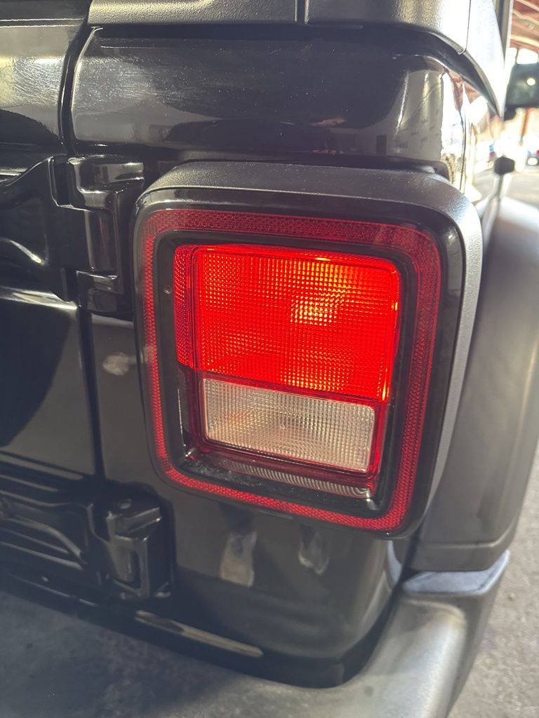 Thumbnail: 2024 Jeep Wrangler - 20