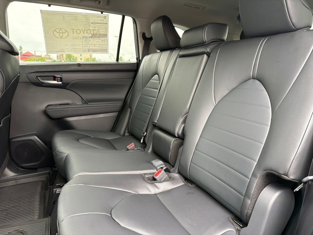 New 2026 Toyota Highlander SUV