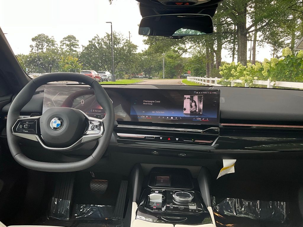 2024 BMW 5 Series 530i 11