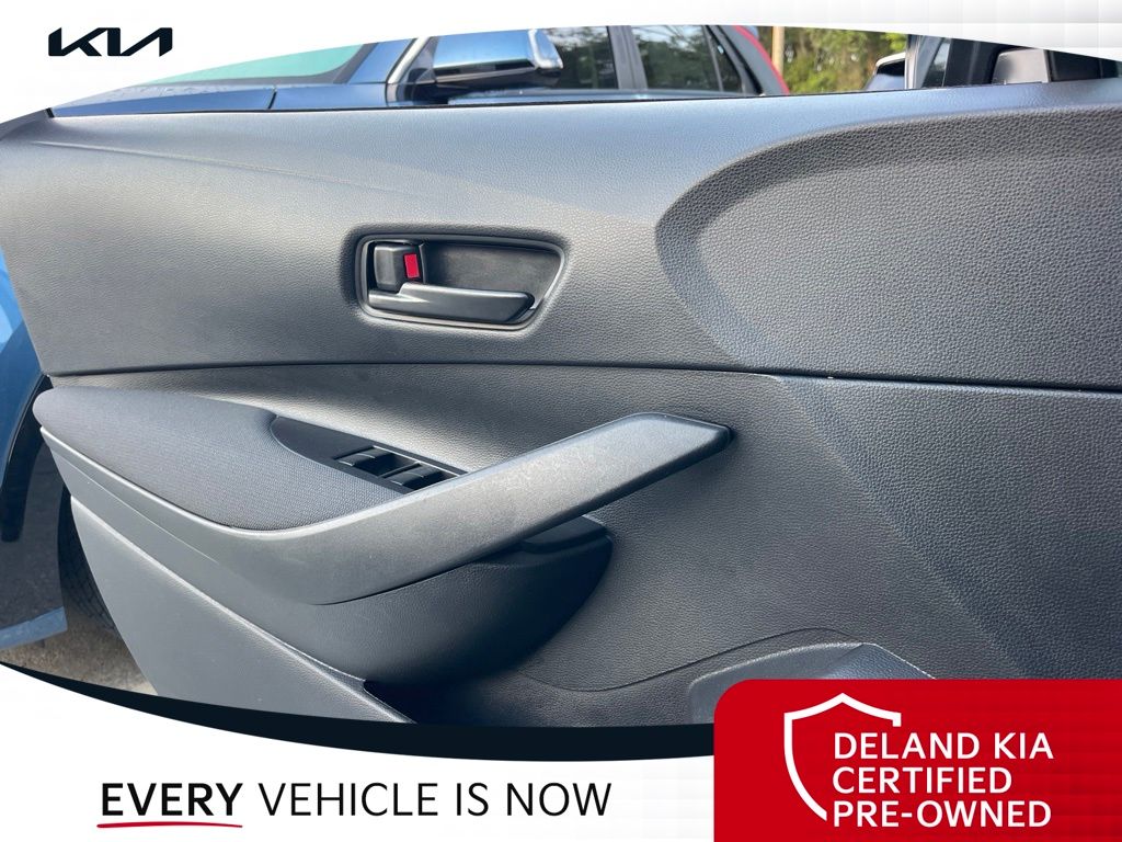 2025 Toyota Corolla LE - Photo 20
