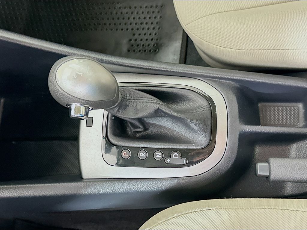 Thumbnail: 2013 Kia Rio - 15