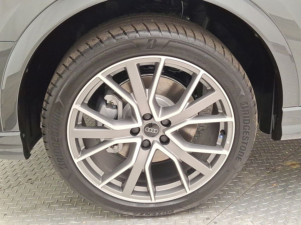 Thumbnail: 2025 Audi Q3 - 5