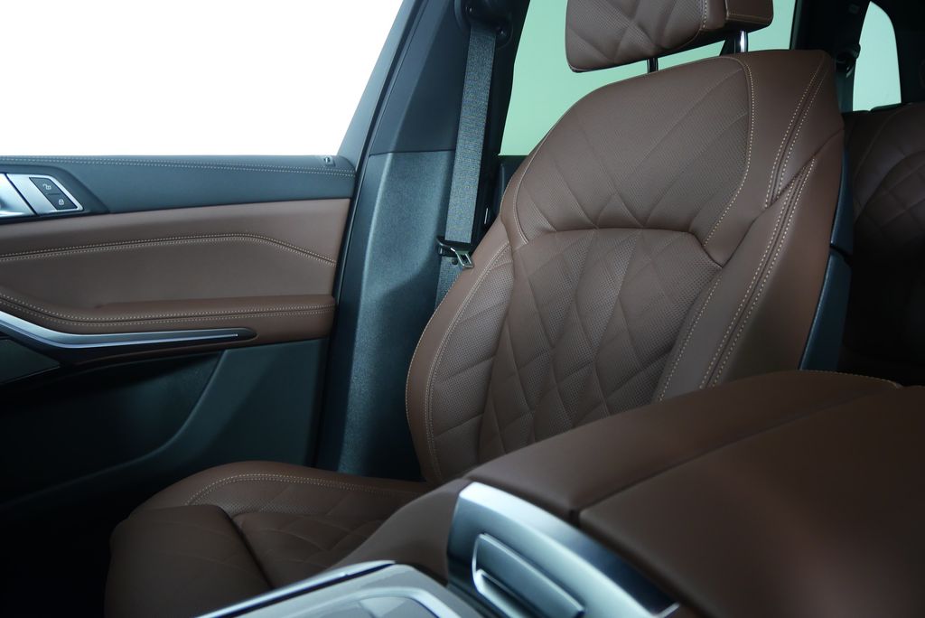 Thumbnail: 2026 BMW X5 - 23