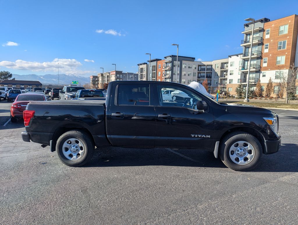 2019 Nissan Titan S 8