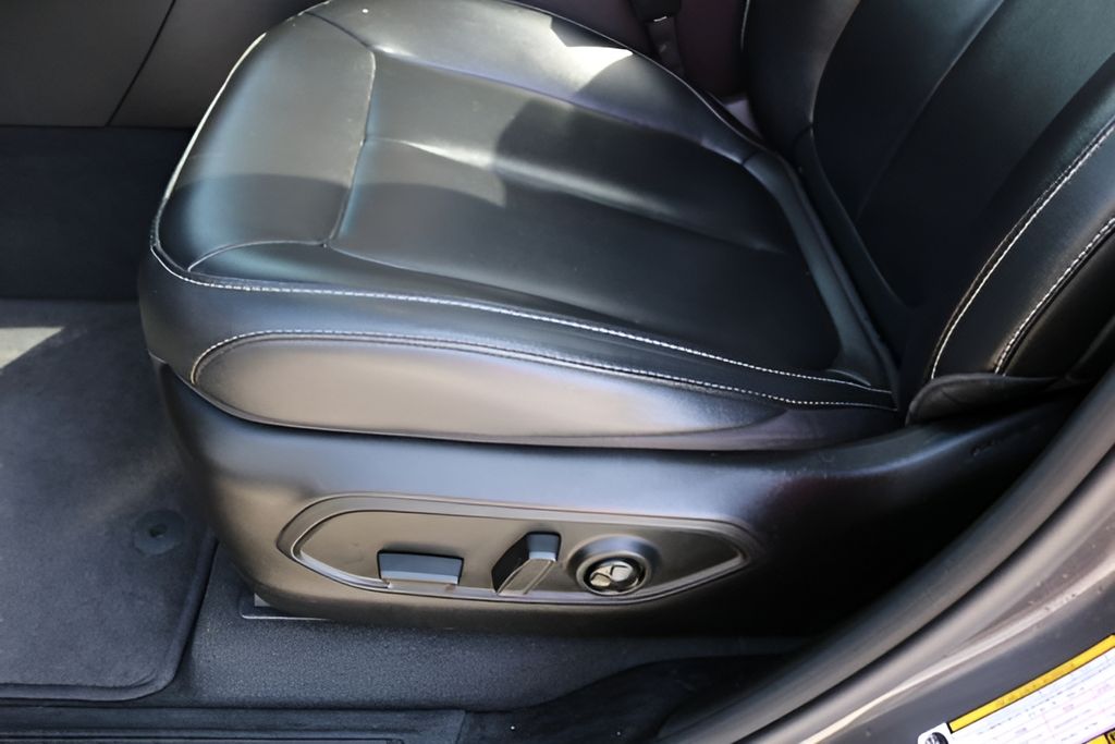 Used Car 2023 Jeep Grand Cherokee  Limited For Sale Under $30,000 In Austin, Texas