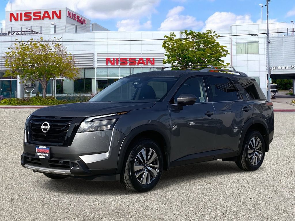 2025 Nissan Pathfinder SL
