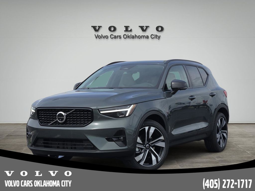 2026 Volvo XC40 B5 Ultra