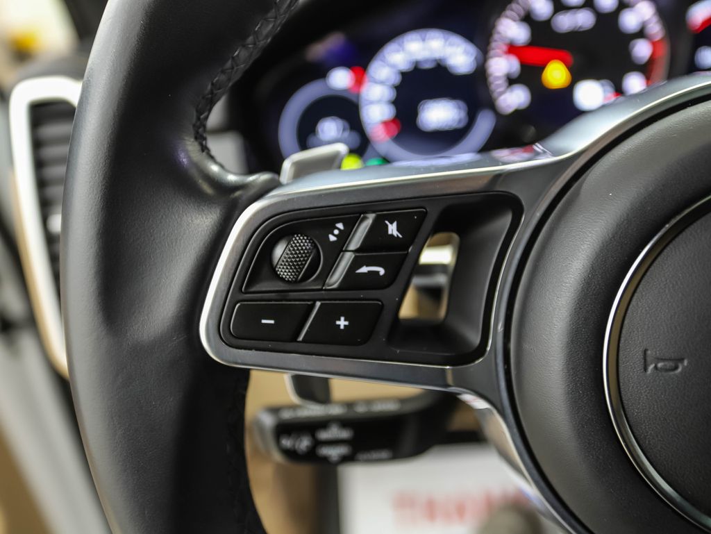 Thumbnail: 2022 Porsche Cayenne - 12