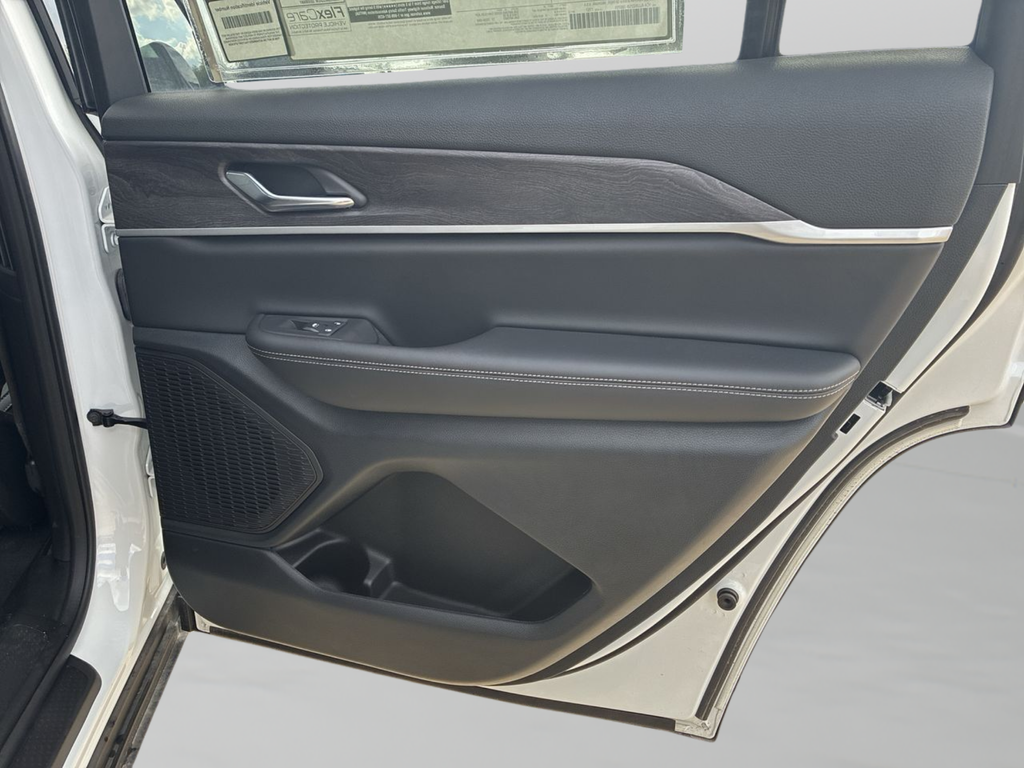 New 2025 White Jeep Limited image 41