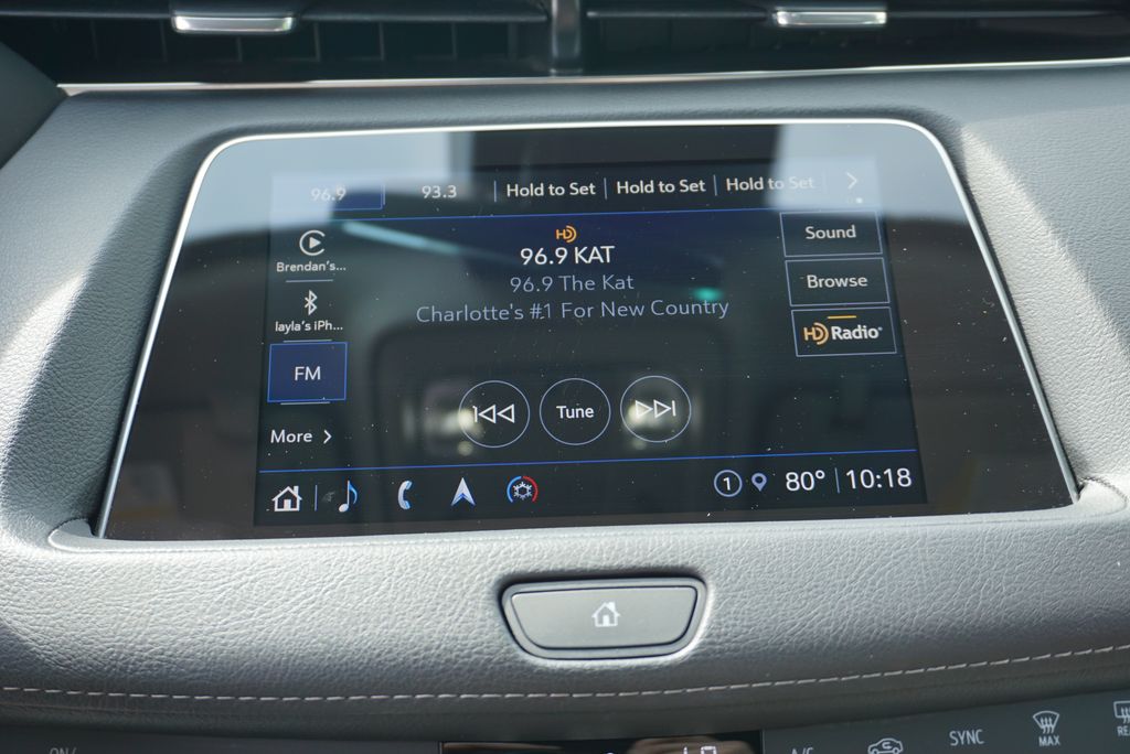 Thumbnail: 2022 Cadillac XT4 - 32