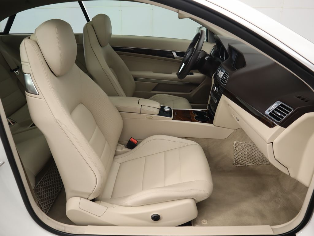 Thumbnail: 2014 Mercedes-Benz E-Class - 21