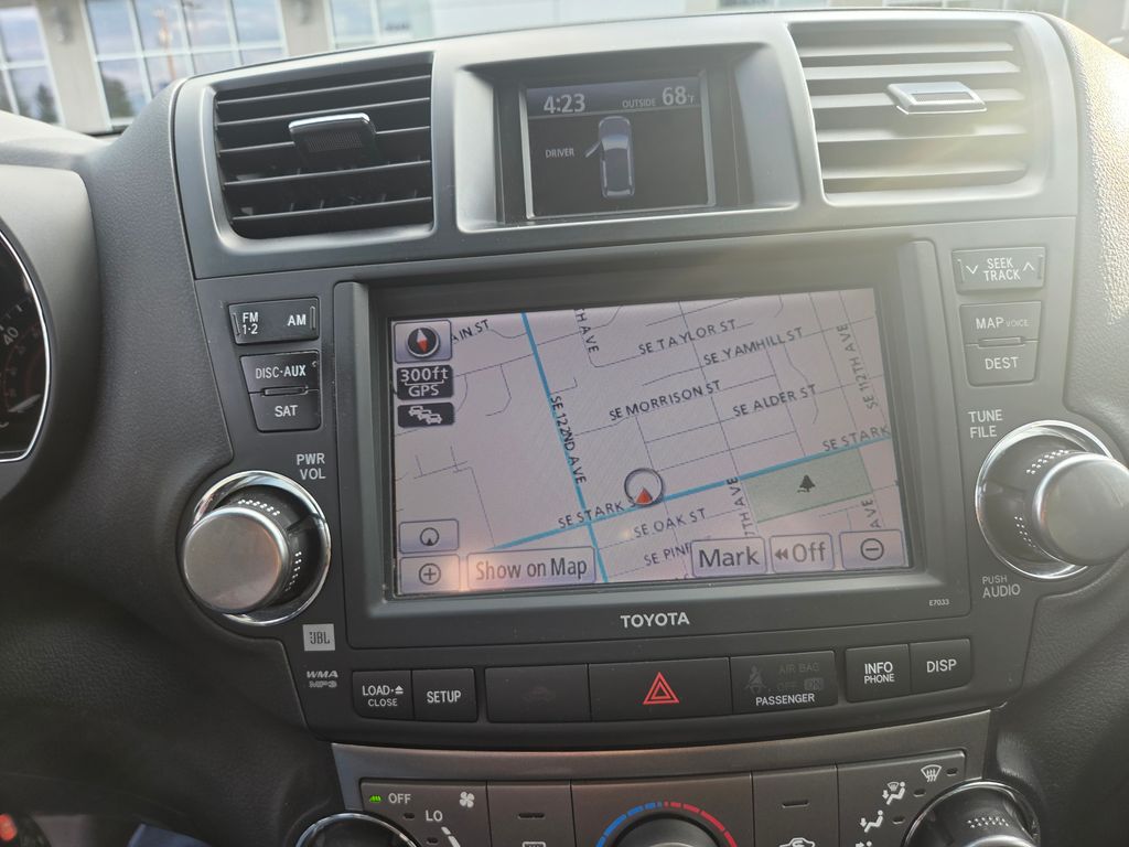 2011 Toyota Highlander SE