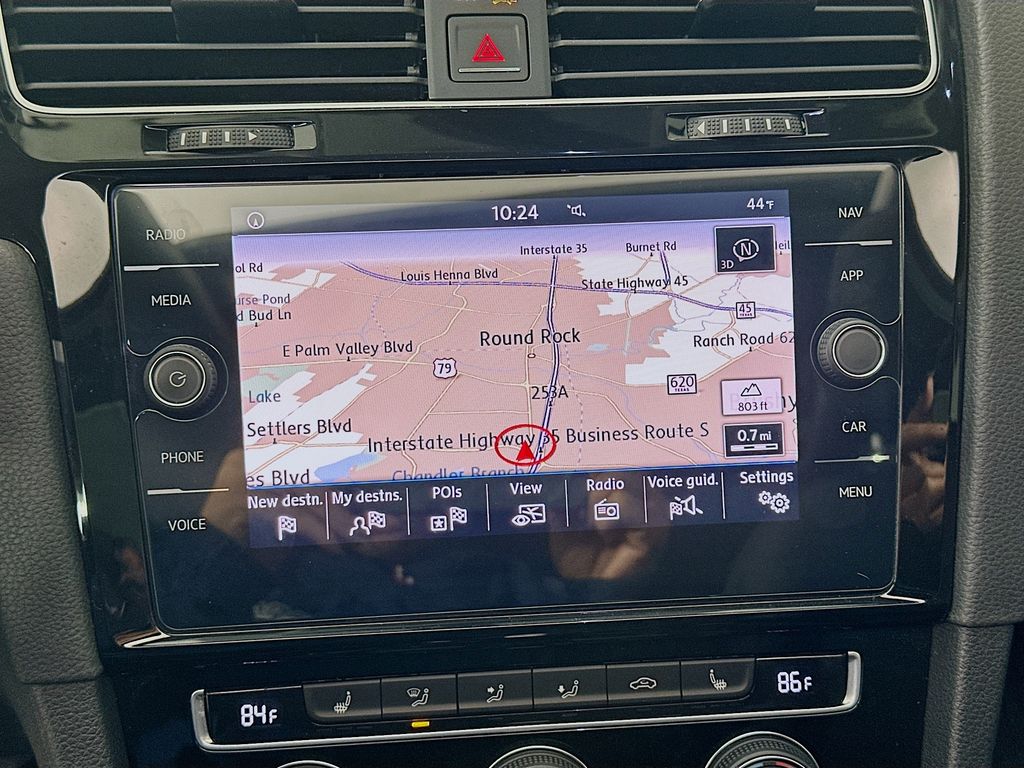 Thumbnail: 2018 Volkswagen e-Golf - 13