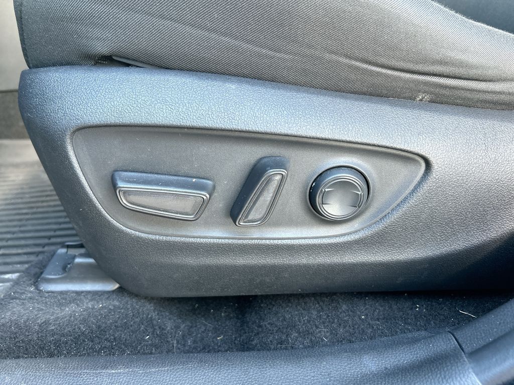 Thumbnail: 2024 Toyota RAV4 - 12