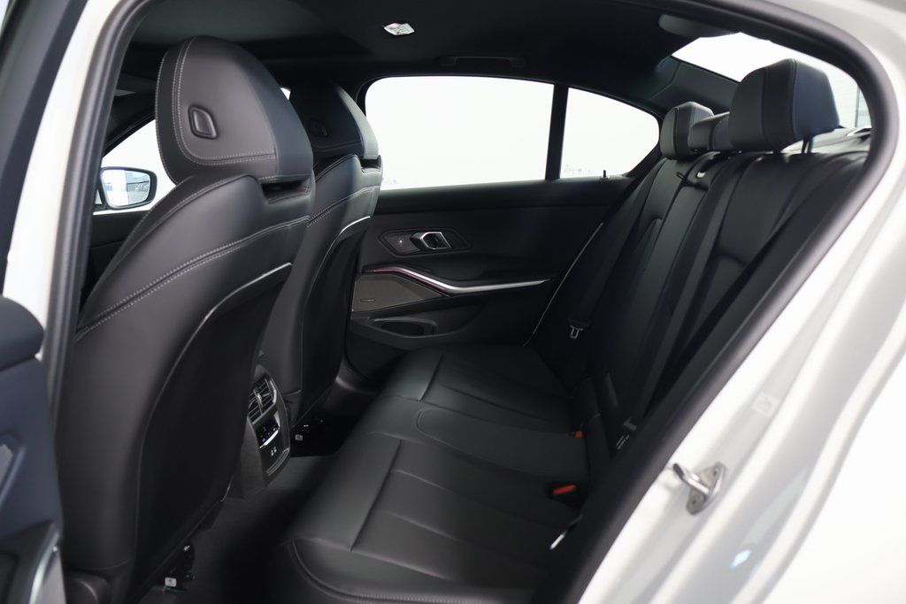 Thumbnail: 2025 BMW 3 Series - 6