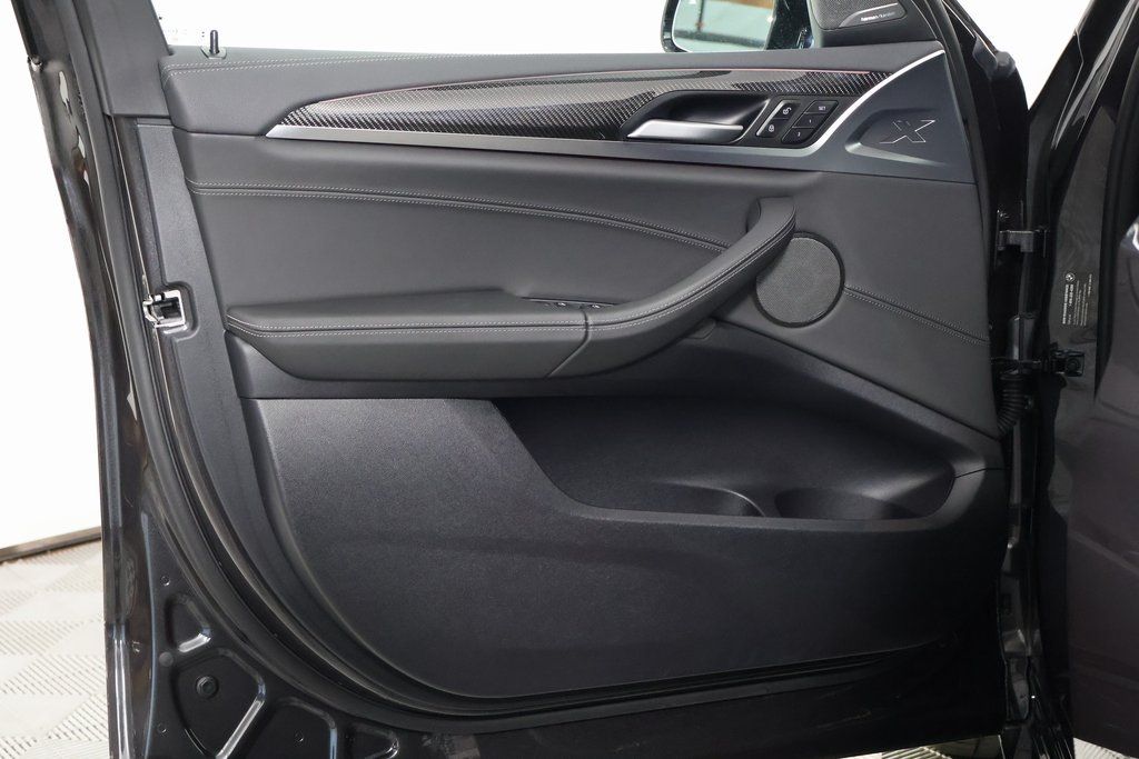 Thumbnail: 2025 BMW X4 - 12