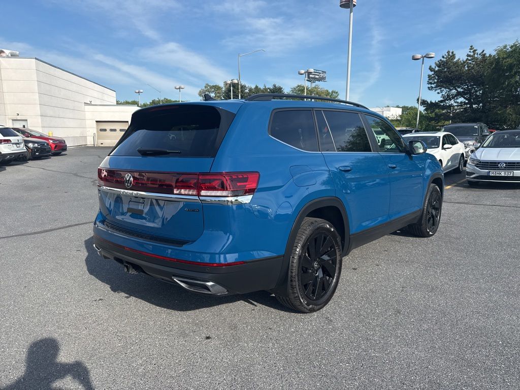 2025 Volkswagen Atlas 2.0T SE w/Technology Blue at Subaru and VW of Moon Township