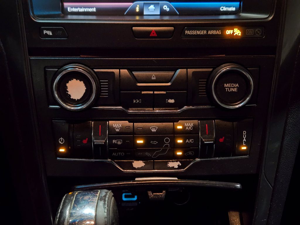 2016 Ford Explorer XLT - Photo 16