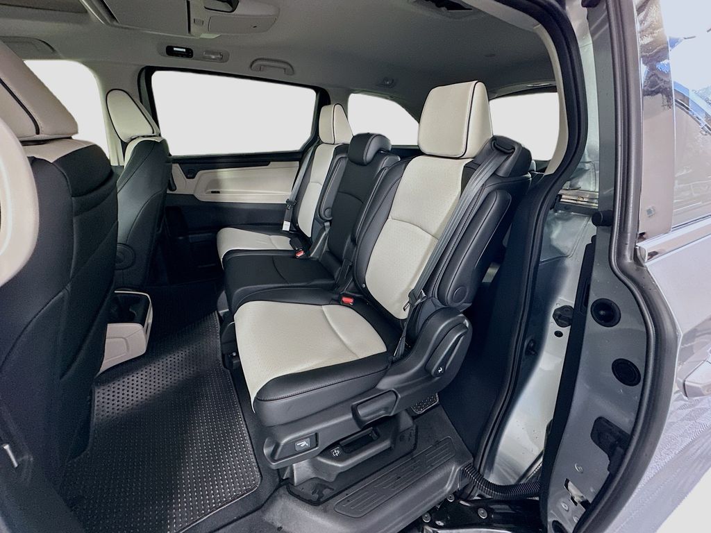 Thumbnail: 2026 Honda Odyssey - 16