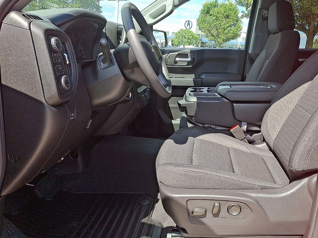 Thumbnail: 2025 Chevrolet Silverado 1500 - 8