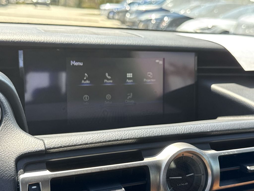 Thumbnail: 2022 Lexus RC - 22