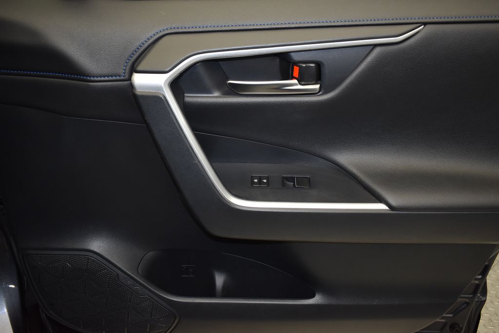Thumbnail: 2019 Toyota RAV4 - 23