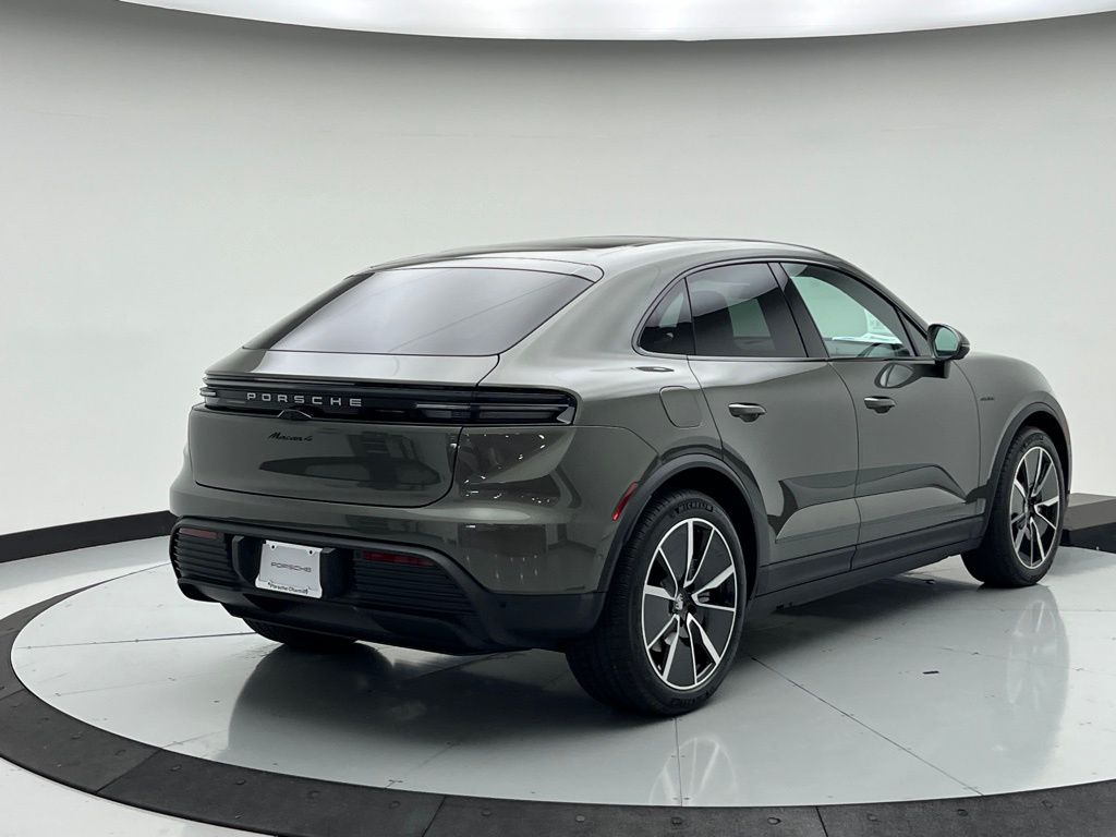 Thumbnail: 2025 Porsche Macan - 9