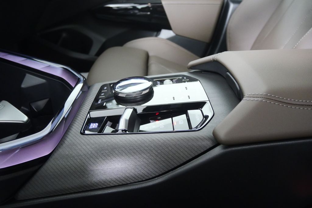 Thumbnail: 2026 BMW X3 - 21