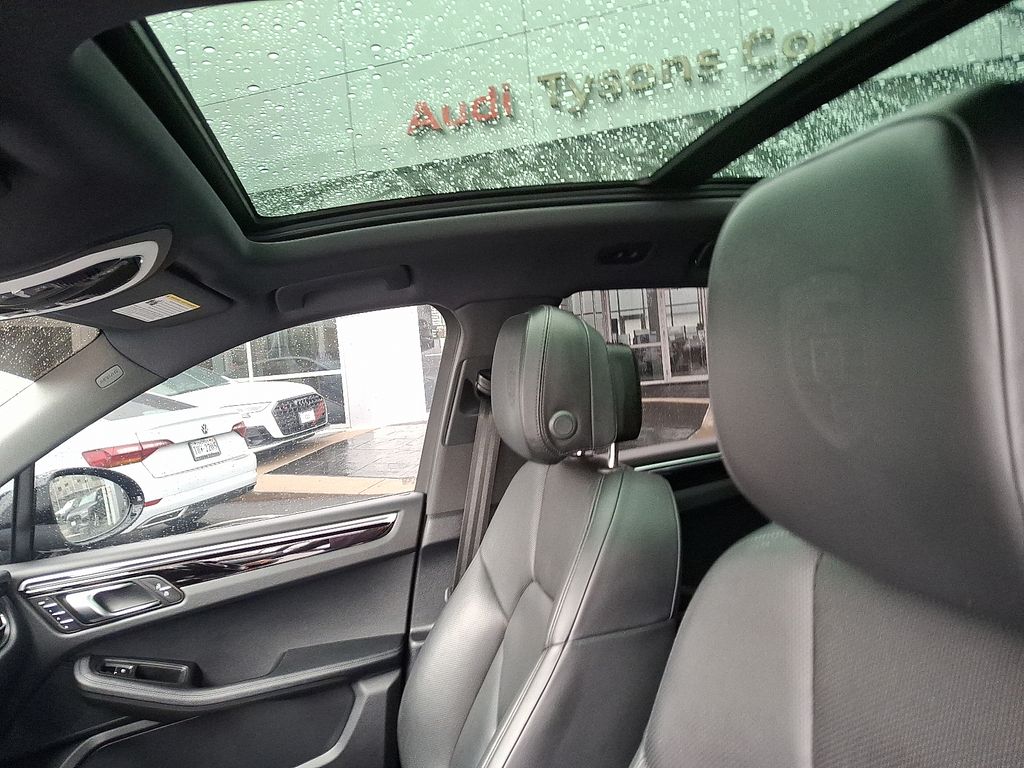 Thumbnail: 2022 Porsche Macan - 14